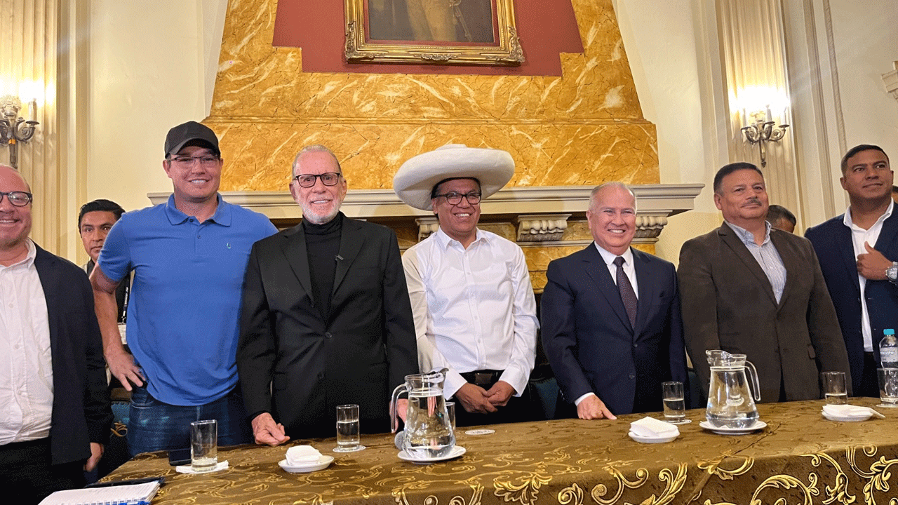 Ricardo Belmont negoció con Sánchez la adquisición de un canal junto a Ahora Nación